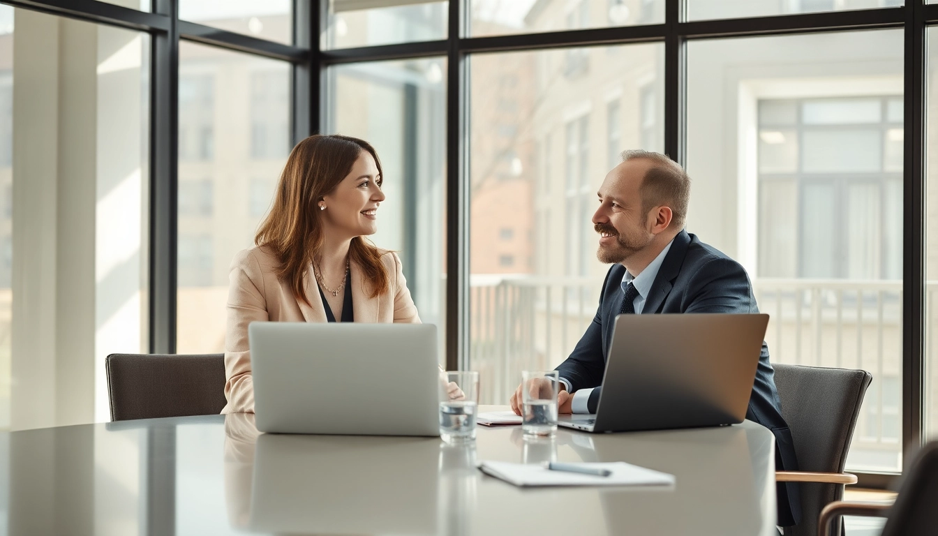 Headhunter Düsseldorf berät einen Kunden in einem modernen Büro, verkörpert Professionalität und Erfolg.
